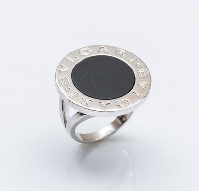 null BULGARI

Bague en or gris 18 carats (750 millièmes) ornée d’une plaque d’onyx...