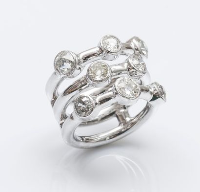 null Bague en or gris 18 carats (750 millièmes) composée de trois anneaux chacun...