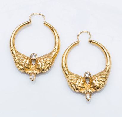 null Paire de pendants d’oreilles en or jaune 18 carats (750 millièmes) formant deux...