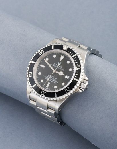 null ROLEX (OYSTER PERPETUAL DATE / SEA-DWELLER 4000 FT réf. 16600 Y), vers 2002/2003

Montre...