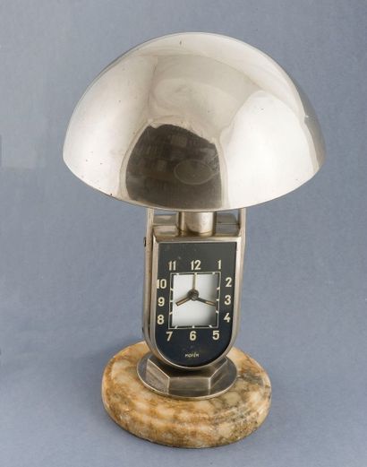 null MOFEM (Pendulette lampe LUXHORA), vers 1930

Rare pendulette lampe réveil de...