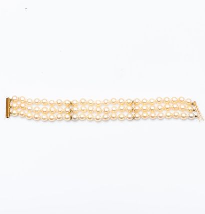 null Bracelet trois rangs de perles de culture blanches choker, fermoir et barrettes...