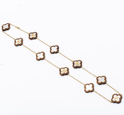 null Sautoir composé d’une chaîne en or jaune 18 carats (750 millièmes) alterné de...