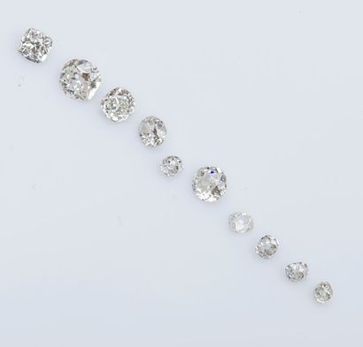 null Lot de dix diamants de taille coussin de taille ancienne pesant 3,75 carats...