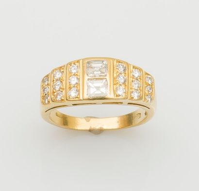 null Bague jonc en or jaune 18 carats (750 millièmes) sertie de deux diamants de...