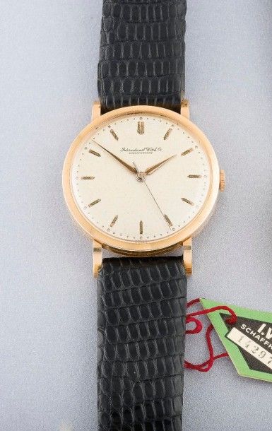 null IWC (Classique Calatrava -Or rose n° 1429732), vers 1956

Montre à boîtier rond...