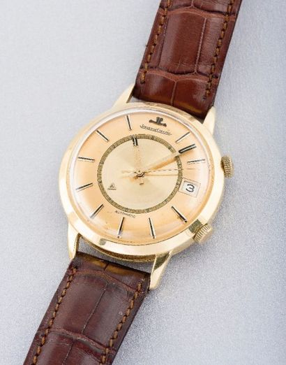 null JAEGER-LeCOULTRE ( Memovox luxe -Or jaune réf. E855), vers 1968

Rare montre...