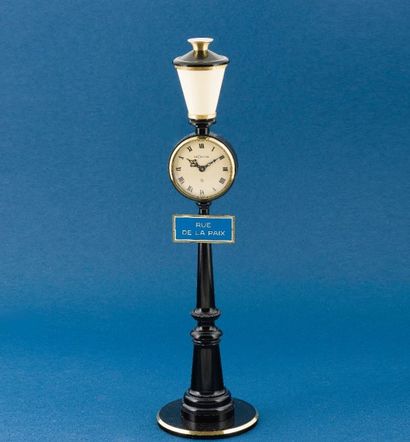 null LeCOULTRE (Pendulette Bec de Gaz -Rue de la Paix), vers 1950

Pendulette de...