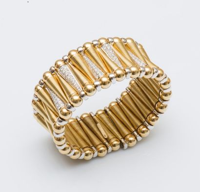 null TIFFANY & CO

Bracelet ruban semi-rigide ouvert en or jaune 18 carats (750 millièmes)...