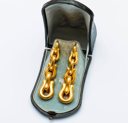 null Paire de pendants d’oreilles en or jaune 18 carats (750 millièmes) formant chacun...