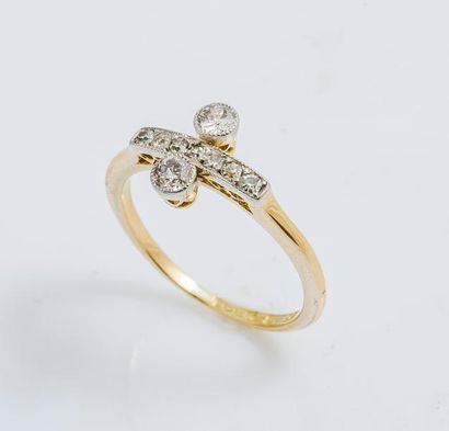 null Bague toi et moi en or jaune 18 carats (750 millièmes) sertie de deux diamants...