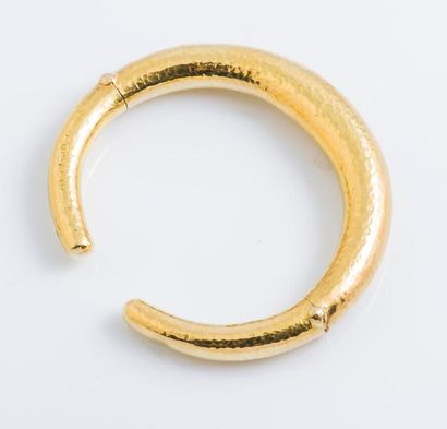 LALAOUNIS Bracelet jonc ouvert en or jaune 18 carats (750 millièmes) entièrement...