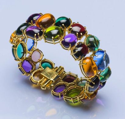 null Bracelet ruban semi-rigide en or jaune 18 carats (750 millièmes) serti de cabochons...