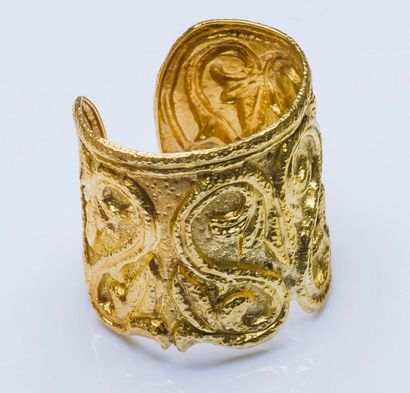 ZOLOTAS Large bracelet machette ouvert en feuille d’or jaune 18 carats (750 millièmes)...