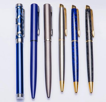 WATERMAN Lot de cinq stylos à bille

Il est joint un stylo à plume sans marque