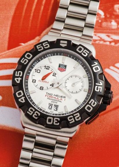 TAG HEUER (Montre Formula 1 Professional 200 M - Alarm réf. WAH111B-RWE1867), vers...