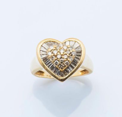 null Bague cœur en or jaune 18 carats (750 millièmes) sertie de diamants ronds dans...