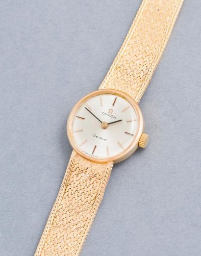OMEGA OMEGA (GENÈVE LADY – OR JAUNE réf 3617), vers 1960

Montre de femme, le bracelet...