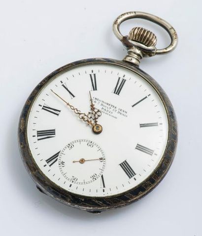 SENN vers 1938

Montre chronomètre de poche en argent (800 millièmes) à décor niellé....