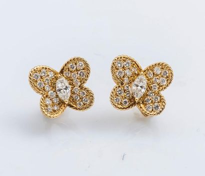 GRAFF Paire de clips d’oreilles papillon en or jaune 18 carats (750 millièmes), le...