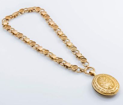 null Chaîne et pendentif, la chaine en or jaune 18 carats (750 millièmes), la chaîne...