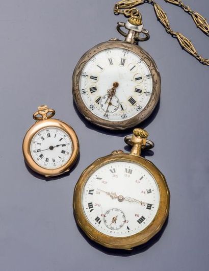 null Lot de trois montres, vers 1900

1. Montre de poche en bronze doré. Cadran émaillé...