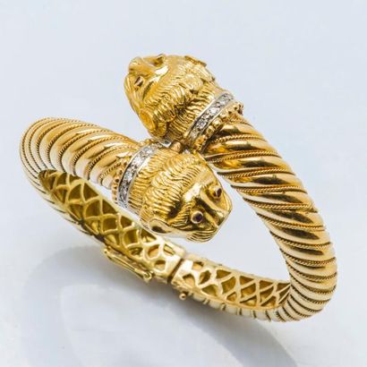ZOLOTAS Parure en or jaune 18 carats (750 millièmes) composé d’un bracelet torsadé...