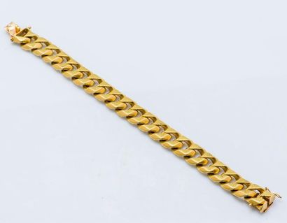 null Bracelet gourmette en or jaune 18 carats (750 millièmes) à maille texturée....