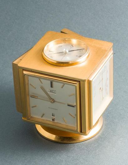 BUCHERER BUCHERER (Pendulette Cube de Bureau - Tourniquet n° 660 537), vers 1960

Amusante...