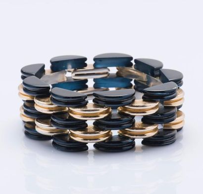 null Bracelet ruban ajouré articulé de maillons demi-circulaires émaillés noirs et...
