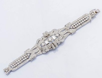 null Large bracelet articulé en platine (950 millièmes), composé d’une suite d’éléments...