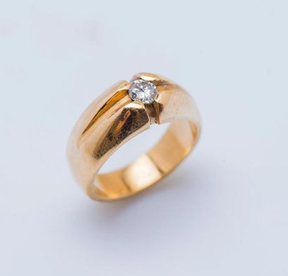 null Bague de petit doigt en or jaune 18 carats (750 millièmes) sertie d’un diamant...