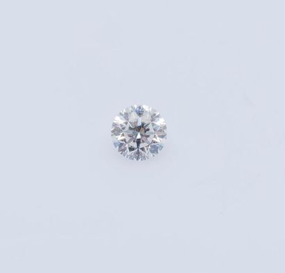 null Un diamant taillé en brillant de 0,21 carat, de couleur H et de pureté SI1.

Rapport...