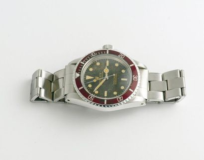 ROLEX (OYSTER PERPETUAL / SUBMARINER GILT – TROPICAL RÉF. 5513), vers 1966

Montre...