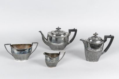 null Service à thé et à café, quatre pièces, en métal argenté décoré de godrons à...