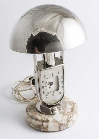 MOFEM MOFEM (PENDULETTE LAMPE LUXHORA - BLANCHE N° 3042), Vers 1936

Pendulette lampe...