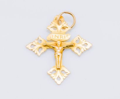 null Pendentif croix Grille de Chambéry ornée du Christ et surmontée d’un phylactère...