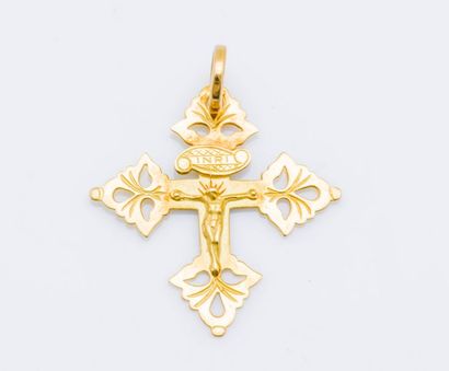 null Pendentif croix Grille de Chambéry orné du Christ surmontée d’un phylactère...