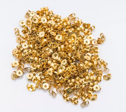 null Lot de fermoirs divers en or jaune18 carats (750 millièmes).

Poids : 53,6 ...