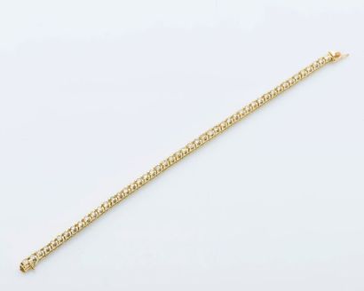 null Bracelet ligne en or jaune 14 carats (583 millièmes) entièrement serti de diamants...