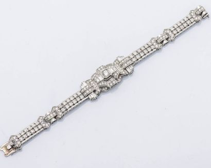null Bracelet articulé Art Déco en platine (950 millièmes) formé d’éléments géométriques...