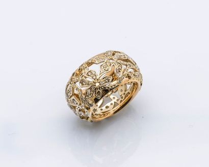POMELLATO Bague «Arabesque» en or jaune 18 carats (750 millièmes) à décor de fleurs...
