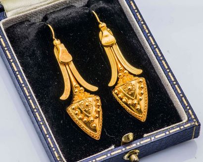 null Paire de pendants d’oreilles en or jaune 14 carats (585 millièmes) en forme...
