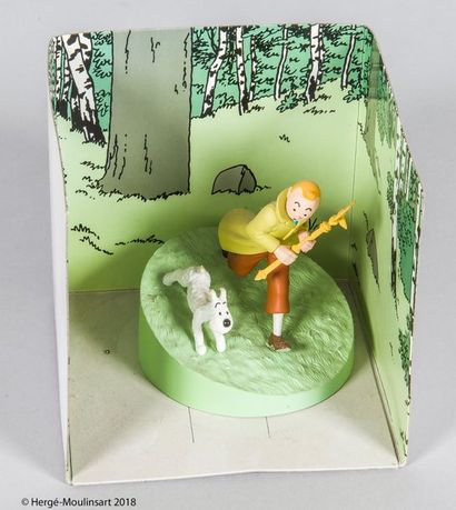 TINTIN [Figurines Pixi Hergé Moulinsart en résine].

- "Milou rapportant la boîte...