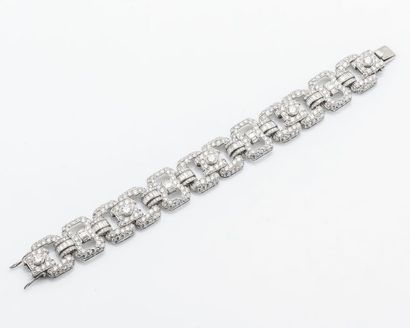 null Bracelet articulé en platine (950 millièmes) à maille géométrique pavée de diamants...