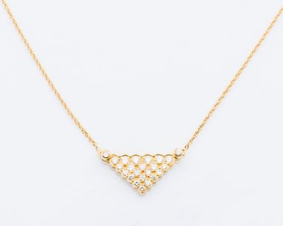 null Collier en or jaune 18 carats (750 millièmes) composé d’une fine chaîne soutenant...