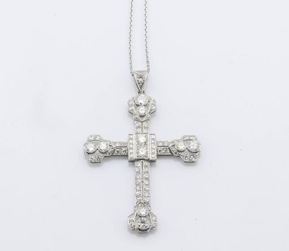null Chaîne et pendentif croix en platine (950 millièmes) sertie de diamants de taille...