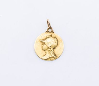 null Pendentif médaille en or jaune 18 carats (750 millièmes) ornée d’un profil de...