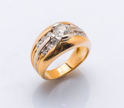 null Bague bandeau en or jaune 18 carats (750 millièmes) sertie d’un diamant demi-taille...