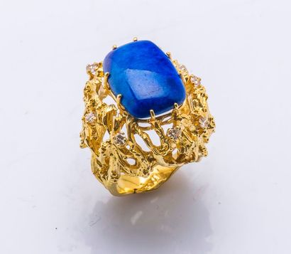 null Bague sculpture en or jaune 18 carats (750 millièmes), le corps à motifs de...